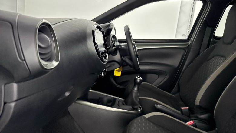 Toyota Aygo X 1.0 VVT-i Edge 5dr Petrol Hatchback